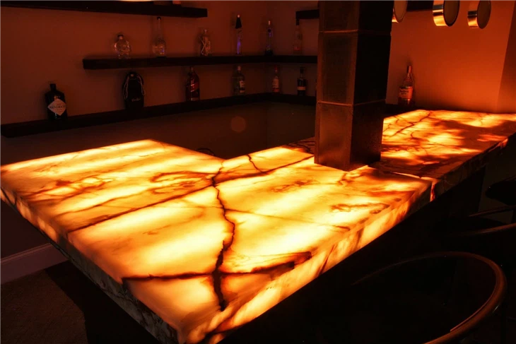 Cristallo Quartzite Backlit
